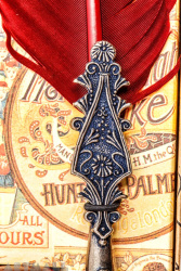 Writing Set: Metal handle with decoration, Bordeaux  turkey feather, broad metal nib, 10cc ink
