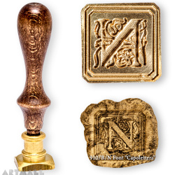 Square seal - N - "Capolettera" with wooden handle